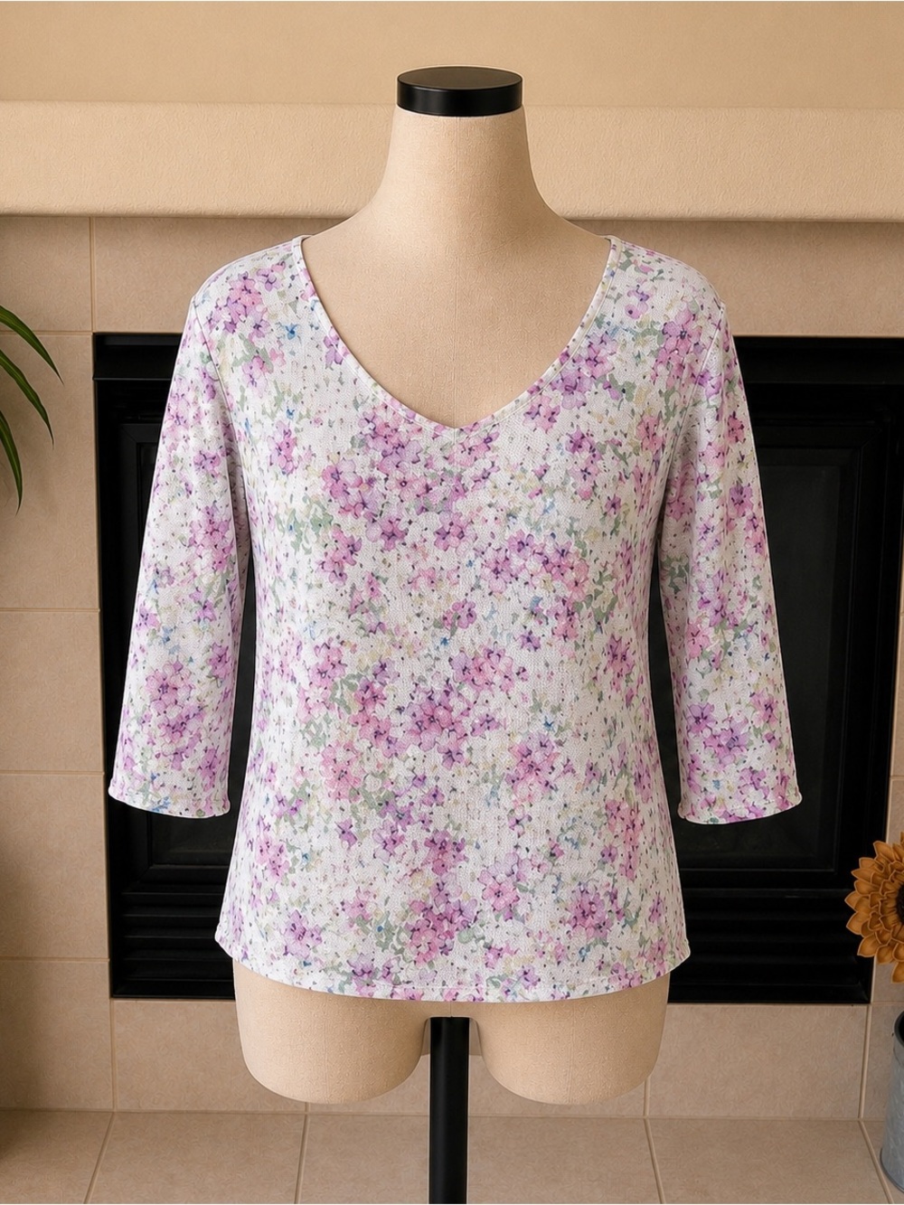 J. Jill Lavender Pink Floral knit  V-Neck  3/4 Sleeve Top